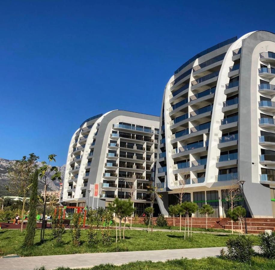 Suncoast Suites Bar Buitenkant foto