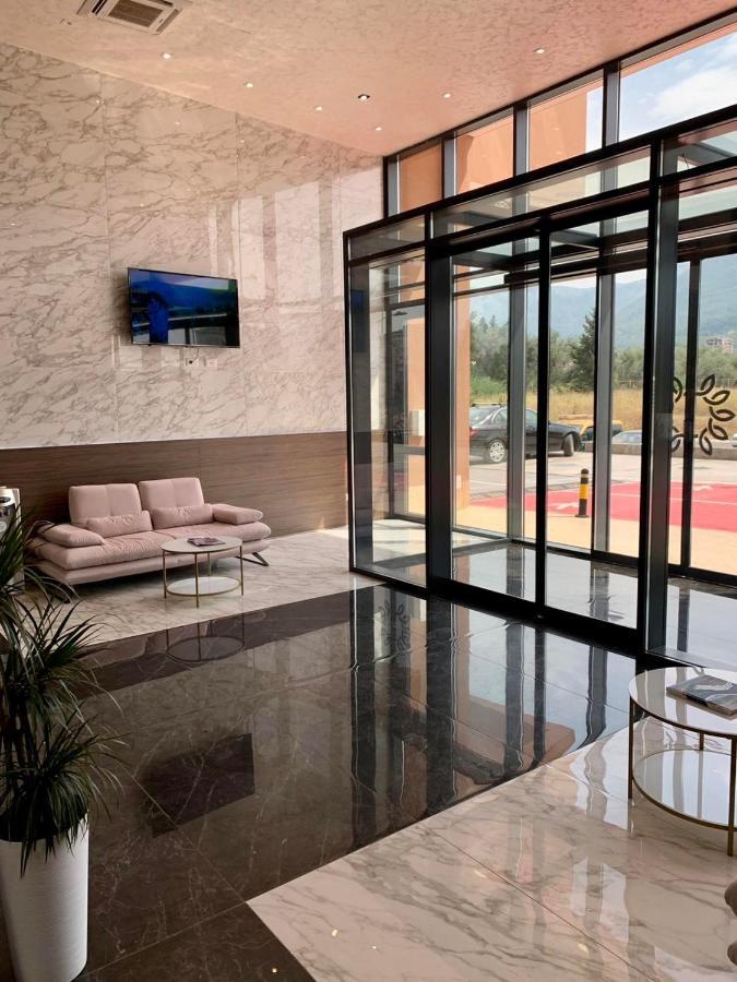 Suncoast Suites Bar Buitenkant foto